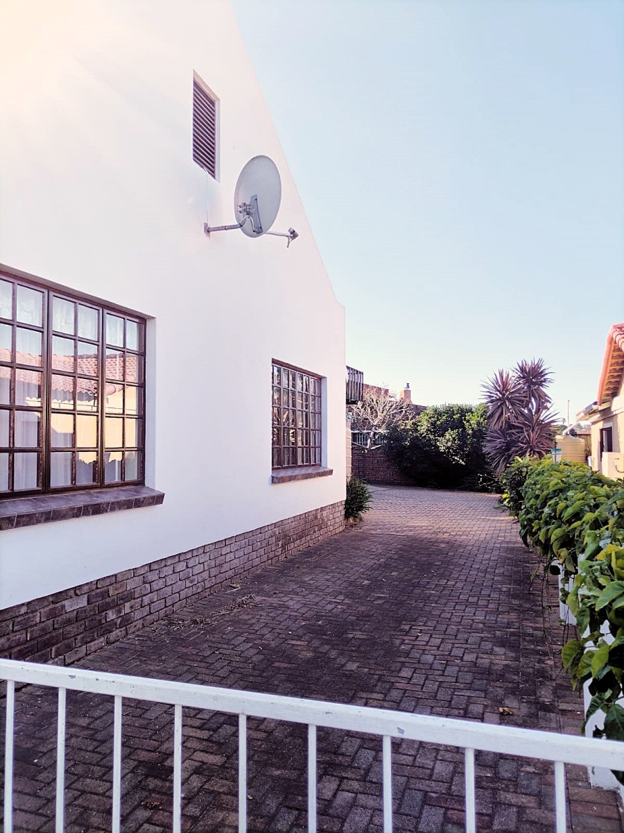4 Bedroom Property for Sale in Noorsekloof Eastern Cape
